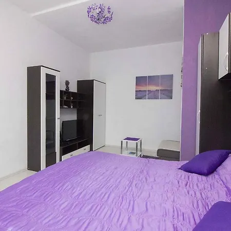 Apartment In 16951 Rabac